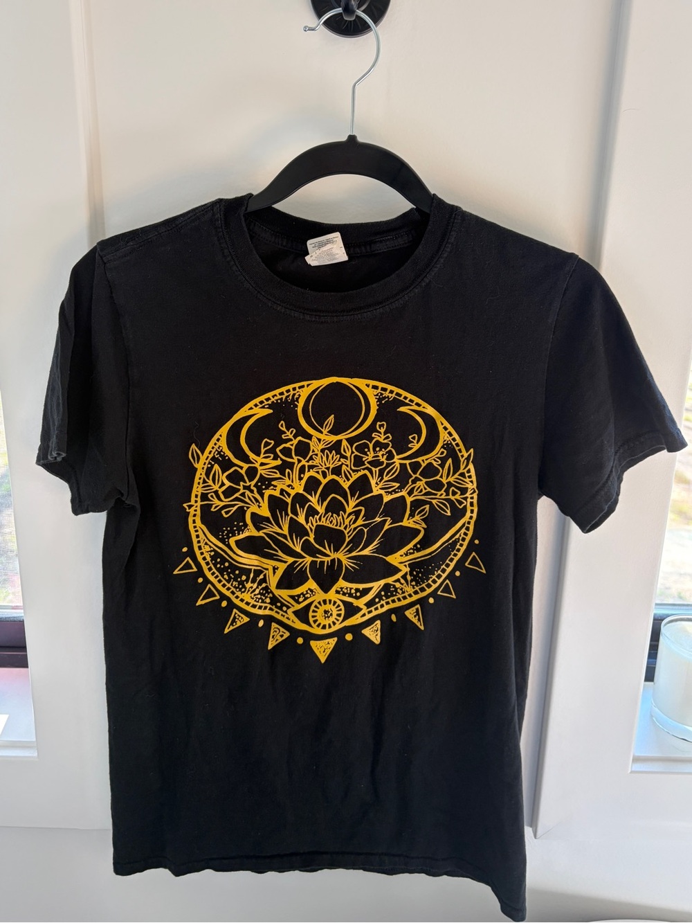 Black Black & Gold Lotus Tee Size Small